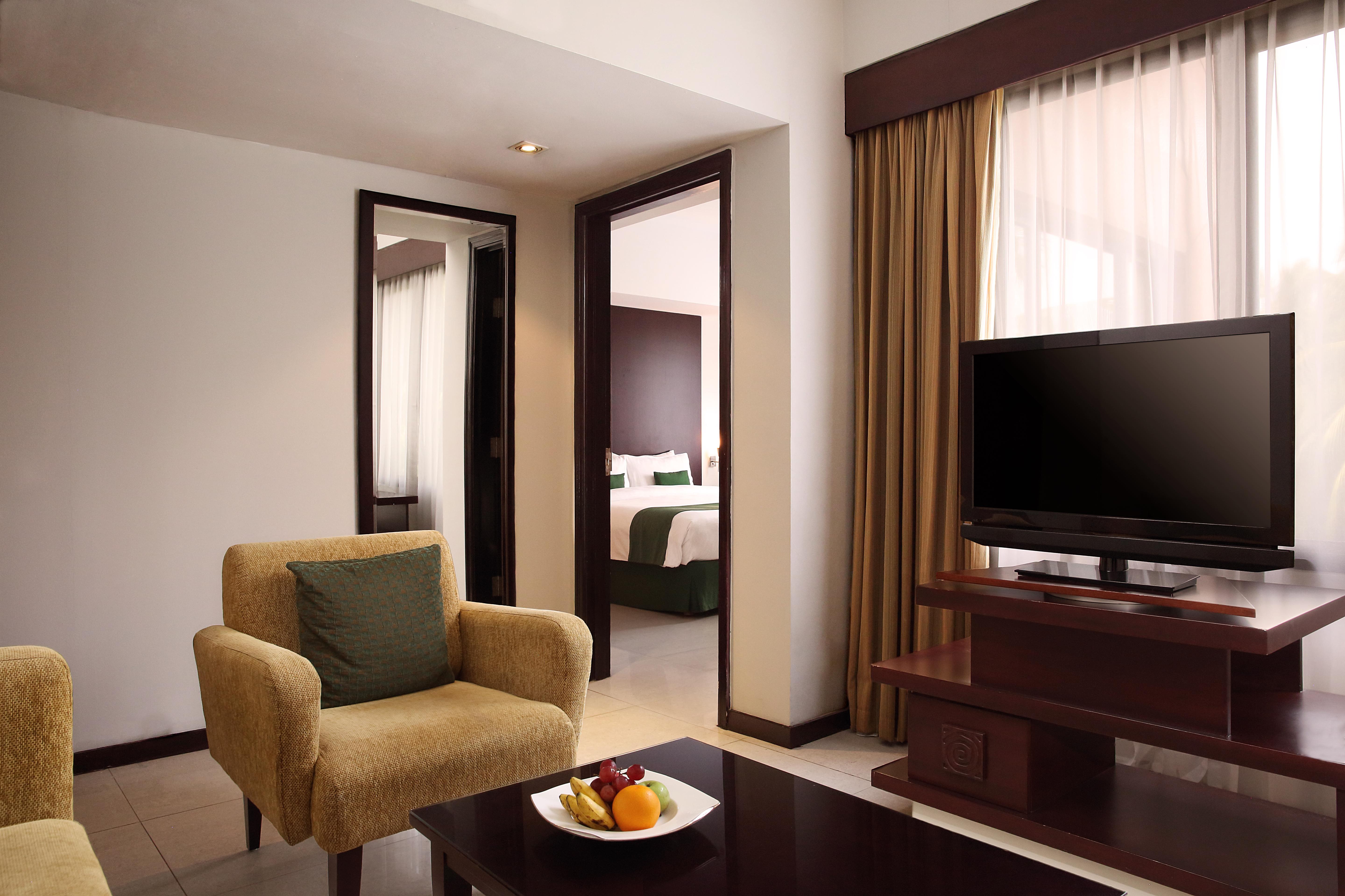 Aryaduta Lippo Village Tangerang Exterior foto