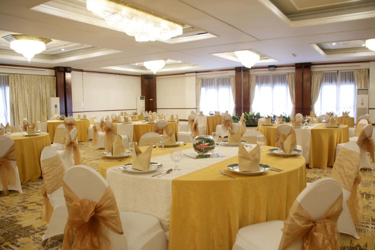 Aryaduta Lippo Village Tangerang Exterior foto