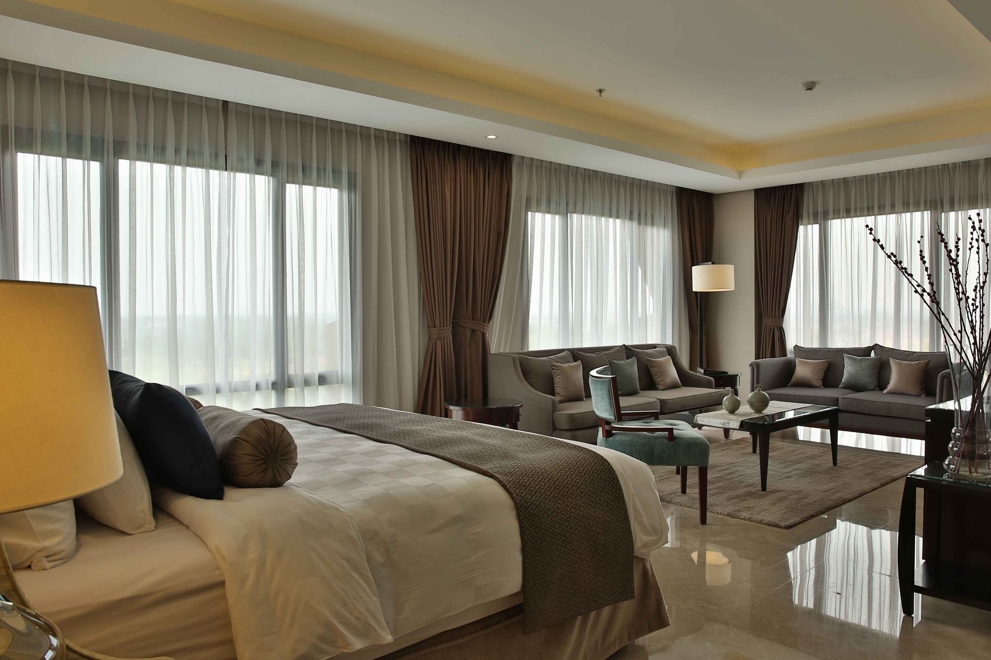 Aryaduta Lippo Village Tangerang Exterior foto